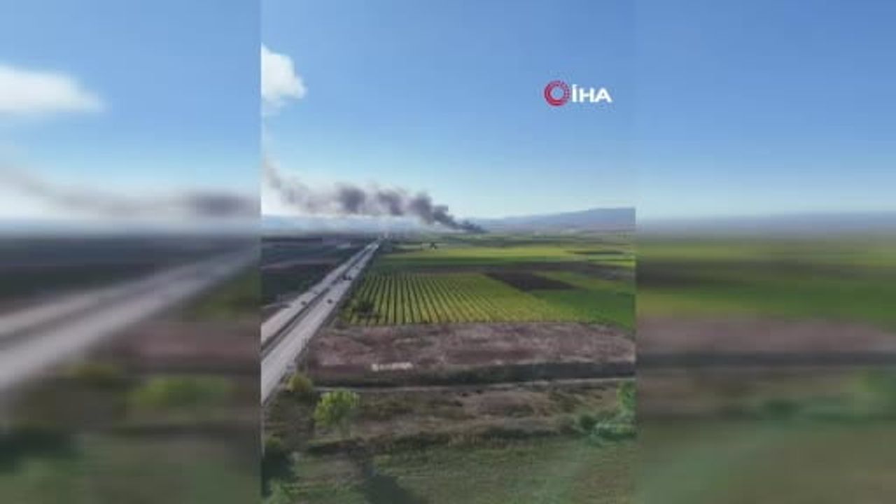 Yangın Yenişehir'de ihracata yönelik siyah incir deposunu etkiledi