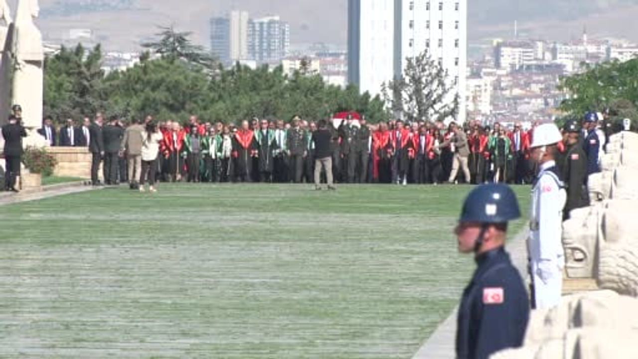 Yargıtay heyeti adli yıl açılışında Anıtkabir'de adalete söz verdi