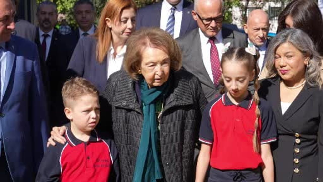 Yaşayan bağışın simgesi: Semahat Arsel ilkokulu Gölcük'te açıldı