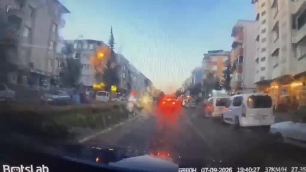 Yaya geçidindeki temasın ardından motosikletli durmadan uzaklaştı