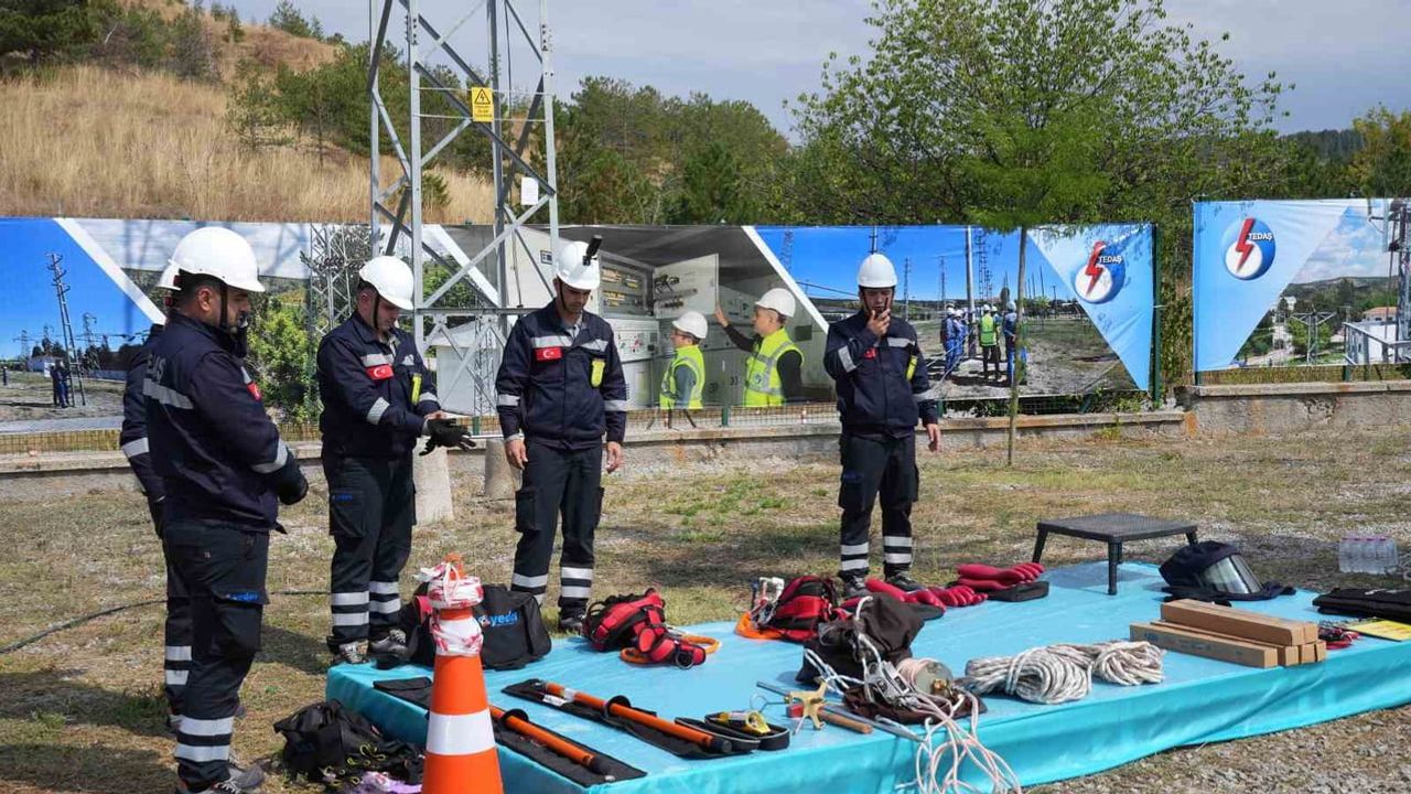 YEDAŞ'ın saha ustalığı Ankara'da TDT yarışmasında ödülle tescillendi
