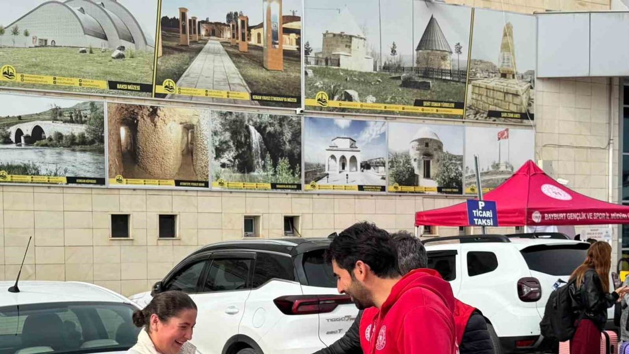 Yeni dönemde Bayburt’ta öğrenci uyumuna Gençlik Merkezi ve Yeşilay el attı