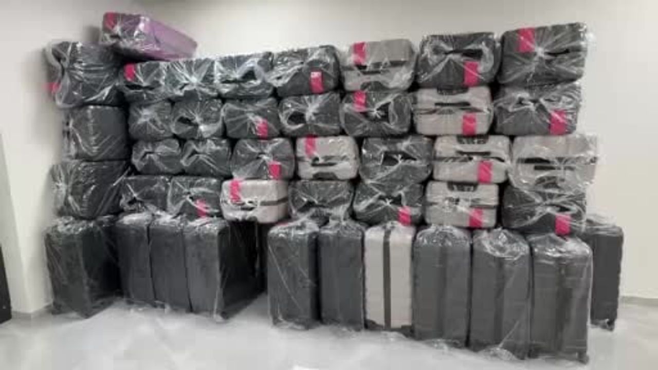 Yeni üniversitelilere ilk valiz ve havlu Düziçi Belediyesi'nden
