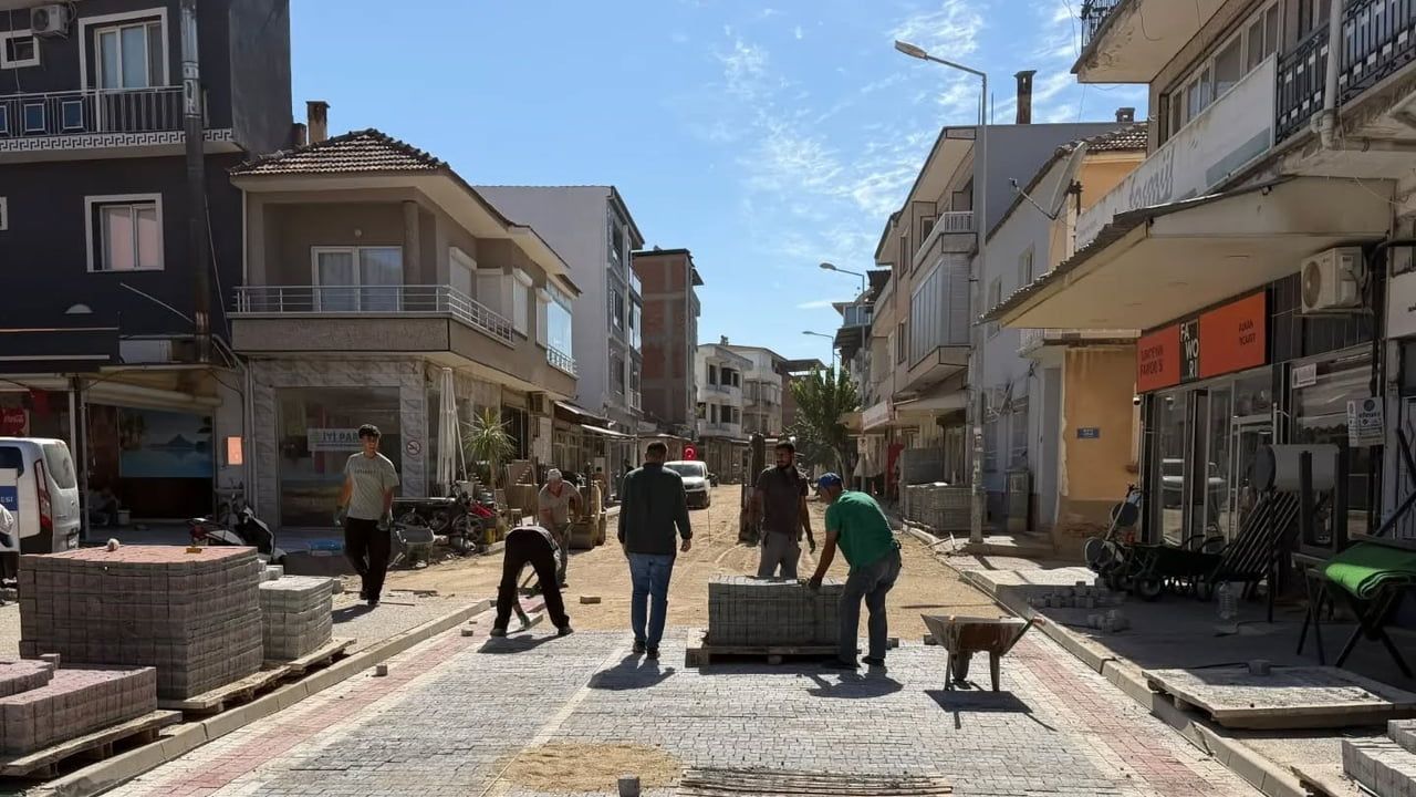 Yenipazar’da İnönü Caddesi yeni yüzüyle çift yönlü trafiğe hazırlanıyor