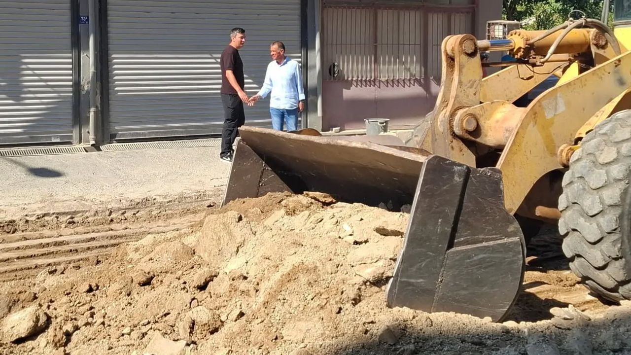 Yenipazar'da park ve cadde çalışmaları gençlere spor, caddelere estetik kazandırıyor