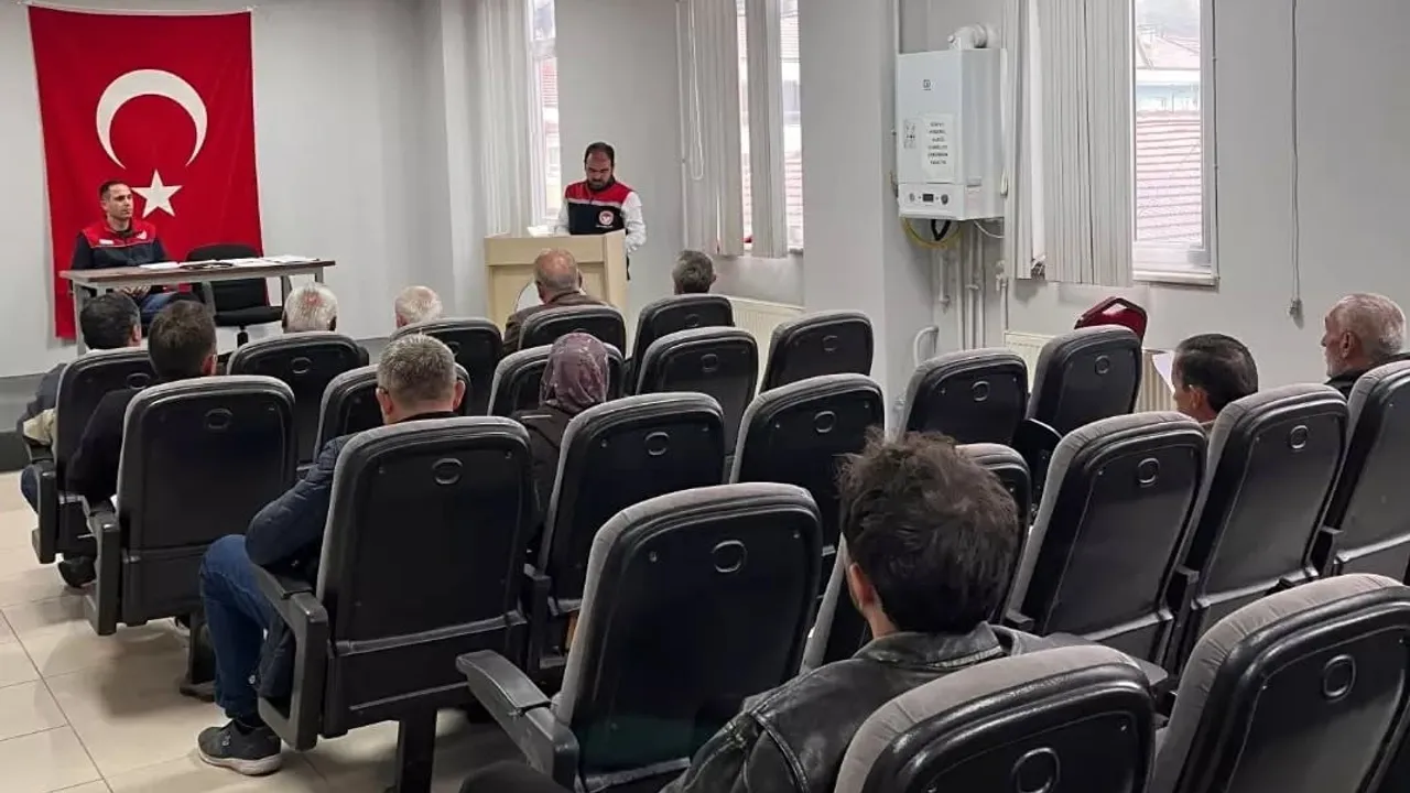 Yığılca'da kanatlı yetiştiricilerine mevzuat eğitimi