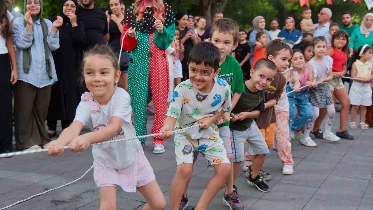 Yıldırım'da sokaklar oyunla doldu: mahalle çocuk şenlikleri sona erdi