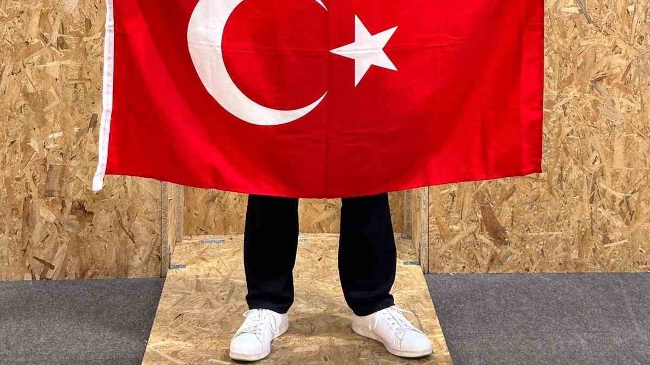 Yıldırımlı genç dartçılar Avusturya'da madalya getirdi