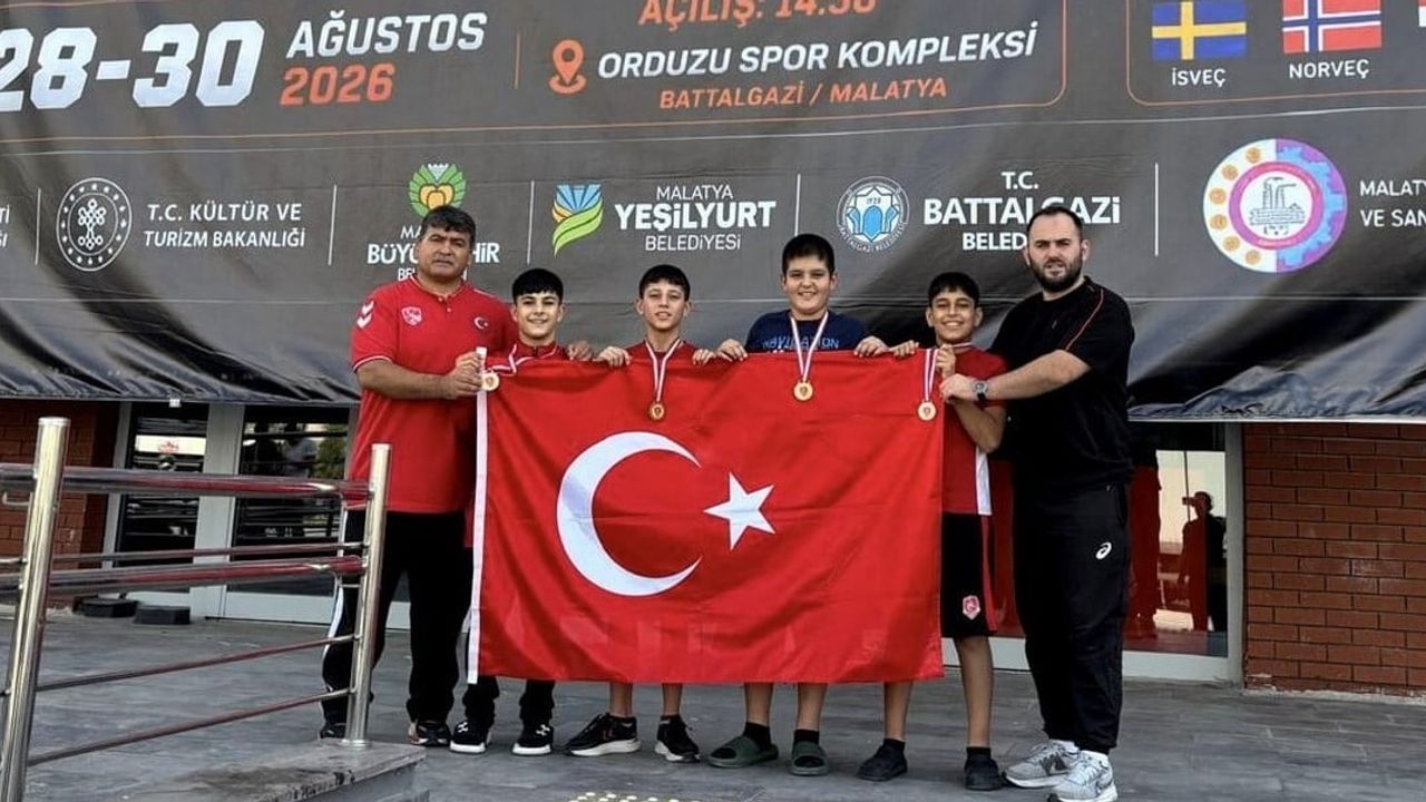 Yunusemre altyapısı Malatya'da parladı: minik güreşçiler 4 madalya kazandı