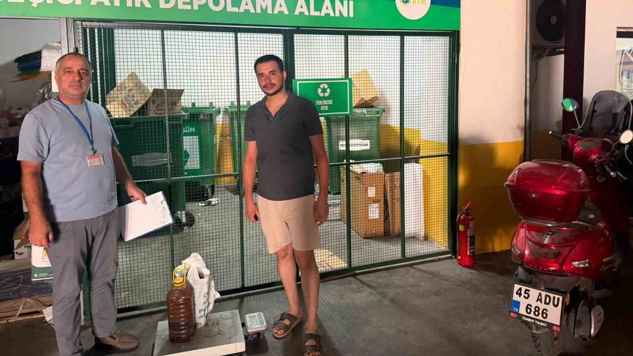 Yunusemre'de atık yağları ekonomiye kazandırana 1 litre yemeklik yağ hediye