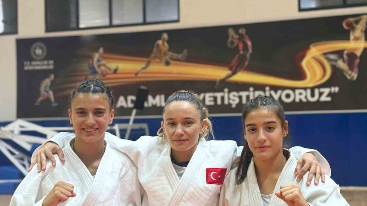 Yunusemre'nin judocuları iki kategoride Türkiye şampiyonu oldu