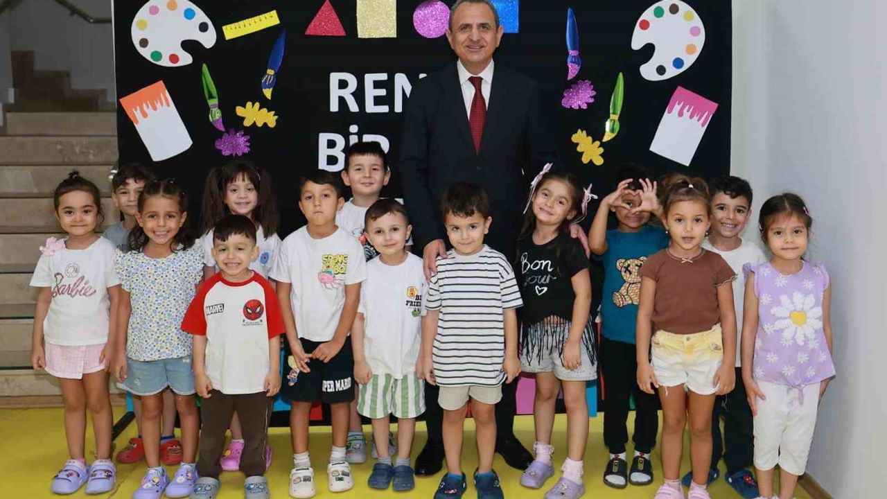 Yüreğir'de minik yüreklerle yeni eğitime renkli başlangıç