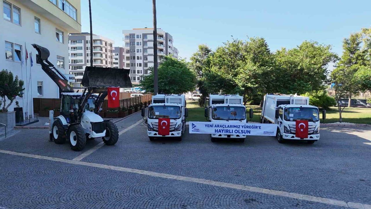 Yüreğir yeni araçlarla temizlik ve saha çalışmalarını hızlandırdı