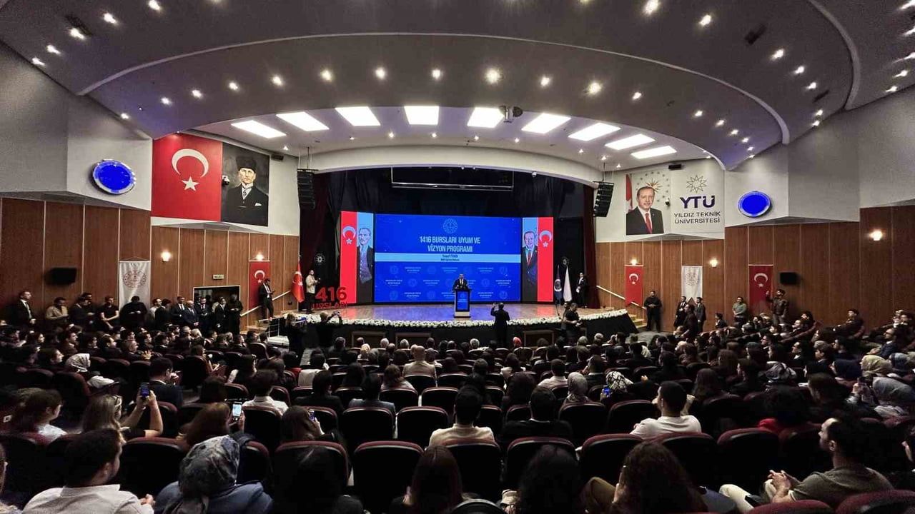 Yurt dışına gönderilen bursiyerlerden ülke temsilcisi olmaları beklendi