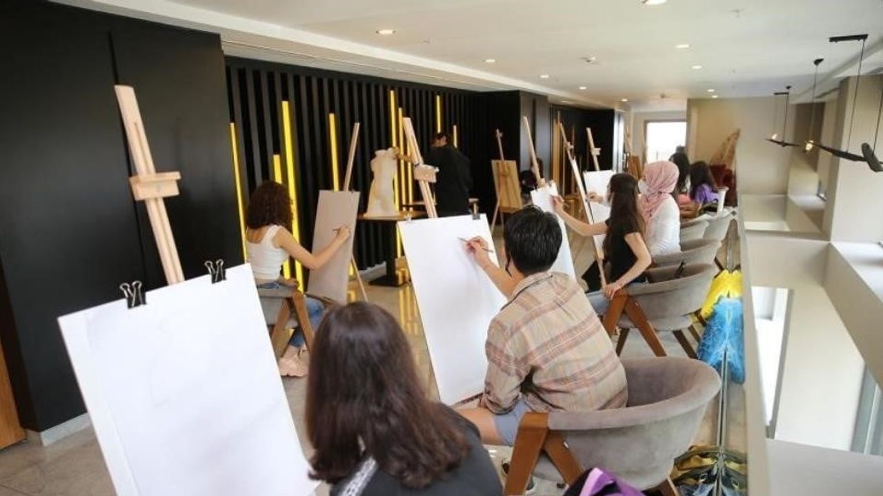 Yüzüncü Yıl Gençlik ve Yaşam Merkezi'nde kurs kayıtları başladı: 12 branş