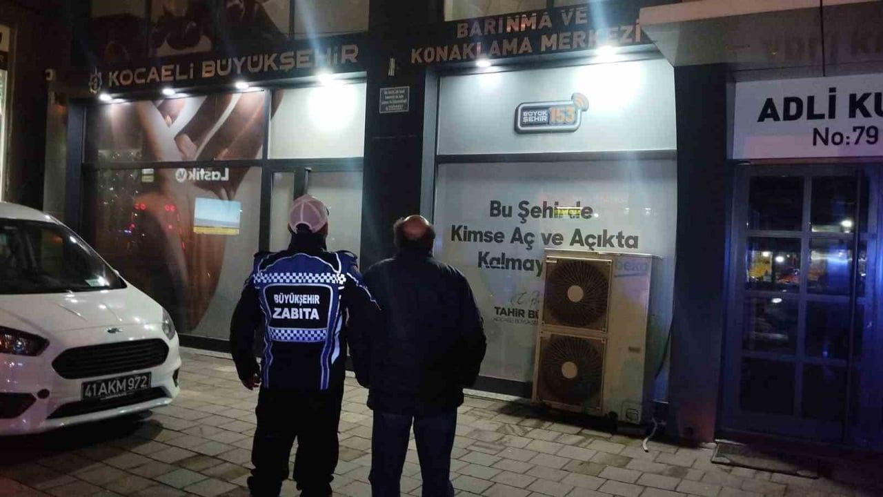 Zabıta 7/24 denetimde, ihtiyaç sahiplerine de destek veriyor