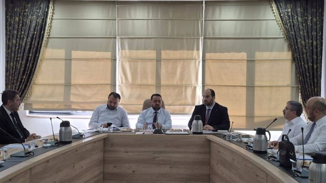 Zara'da ilçe müftüleri eğitim ve gençlik gündemini masaya yatırdı
