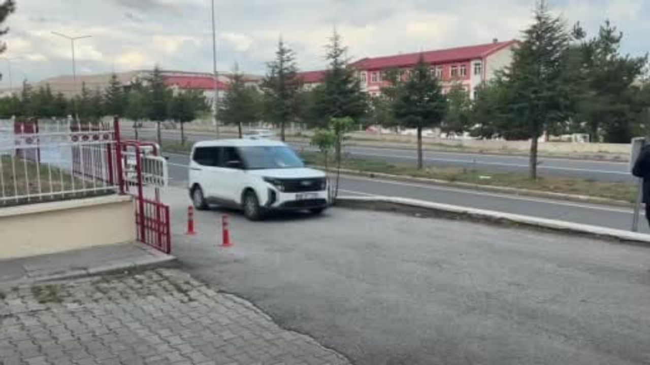 Zara'da üç saatlik hırsızlık dalgası: 11 iş yerine giren üç şüpheli tutuklandı