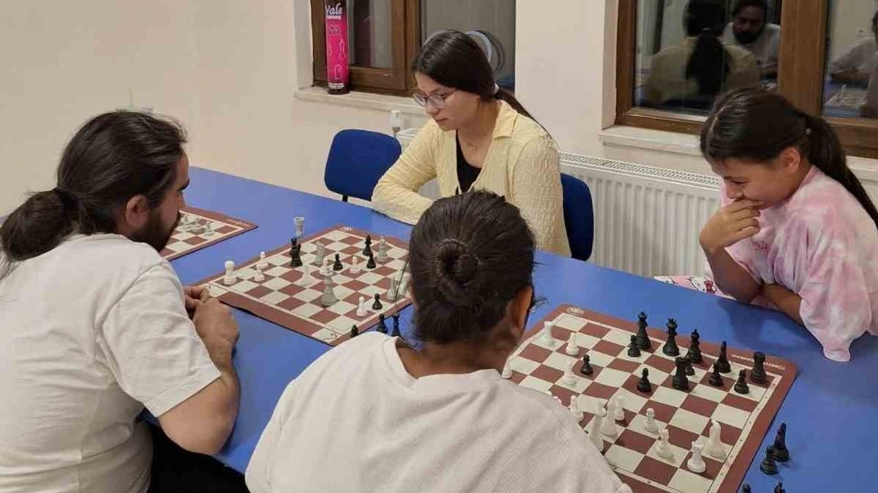 Zihnin yeni hamlesi: Bozüyük'te çocuklar satrançla tanışıyor