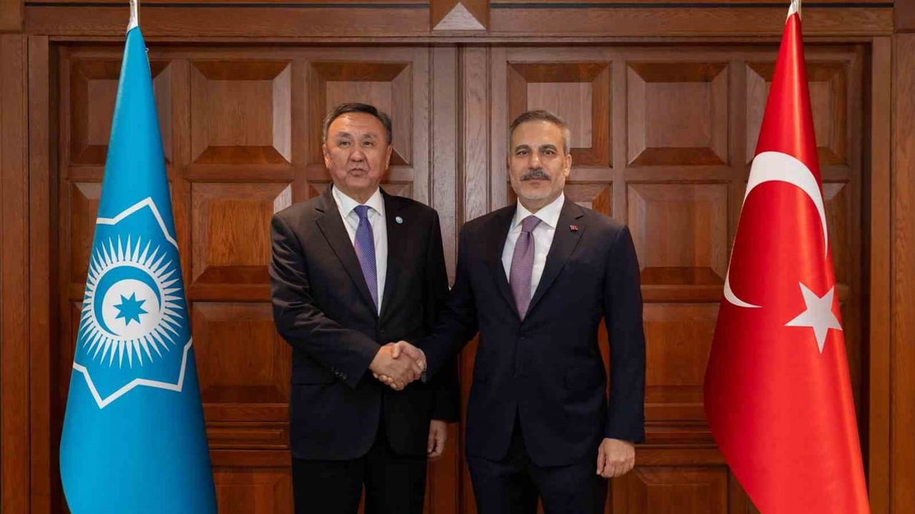 Zirveye yönelik hazırlıklar gündemde: Hakan Fidan, Kubanıçbek Ömüraliyev'i kabul etti