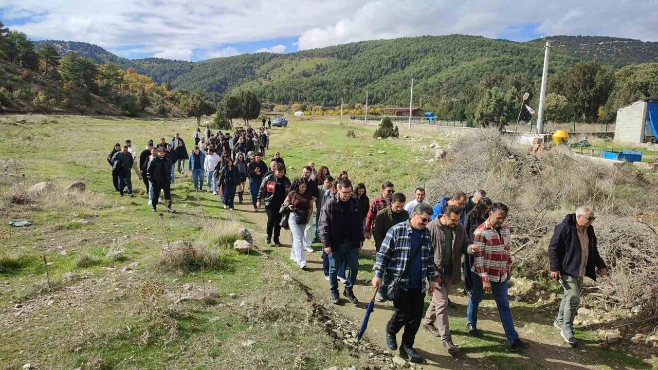 200 öğrenci miryokefalon'un 850. yılında savaş alanında saha dersi yaptı