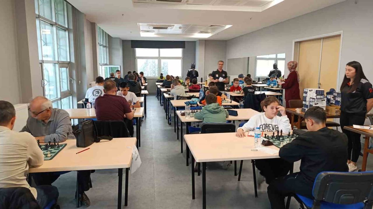 29 Ekim Cumhuriyet Bayramı satranç turnuvası tamamlandı