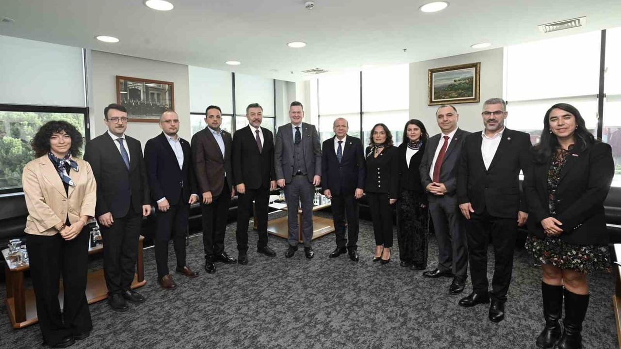 ABD başkonsolosu Michael Lally Bursa'da ticaret ve teknoloji iş birliklerini görüştü