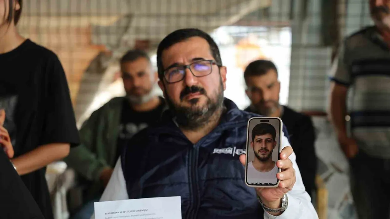 Adana'da motosiklet kazasında tahliye tepkisi: aileler adalet istiyor
