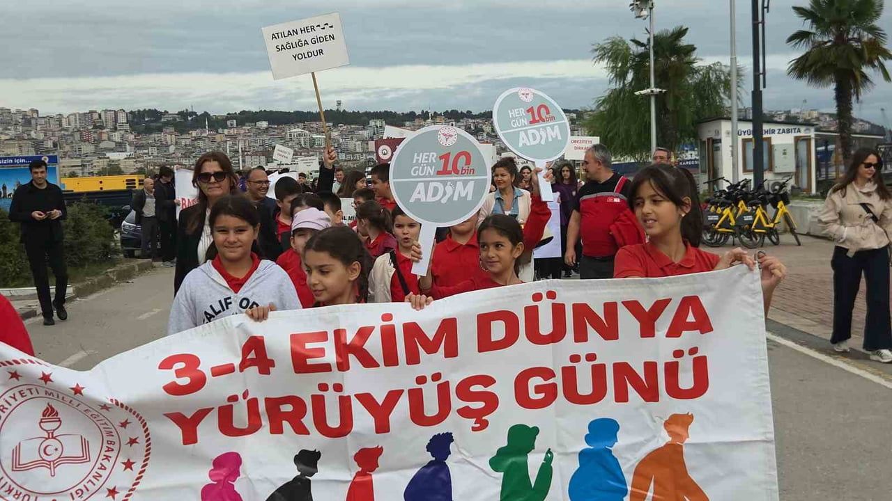 Adımlar farkındalık oldu: Samsun'da öğrenciler sağlıklı yaşam için yürüdü