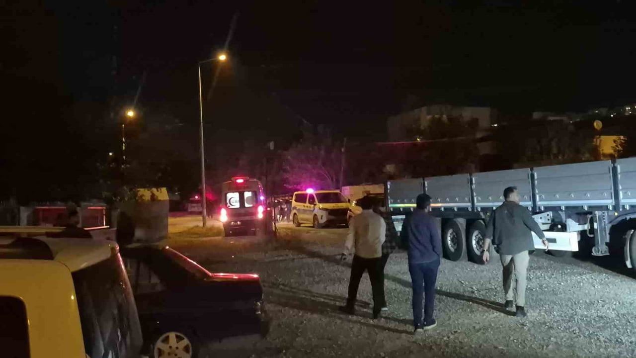 Adıyaman'da mahalle çatışması: kolundan yaralanan kişi hastaneye kaldırıldı