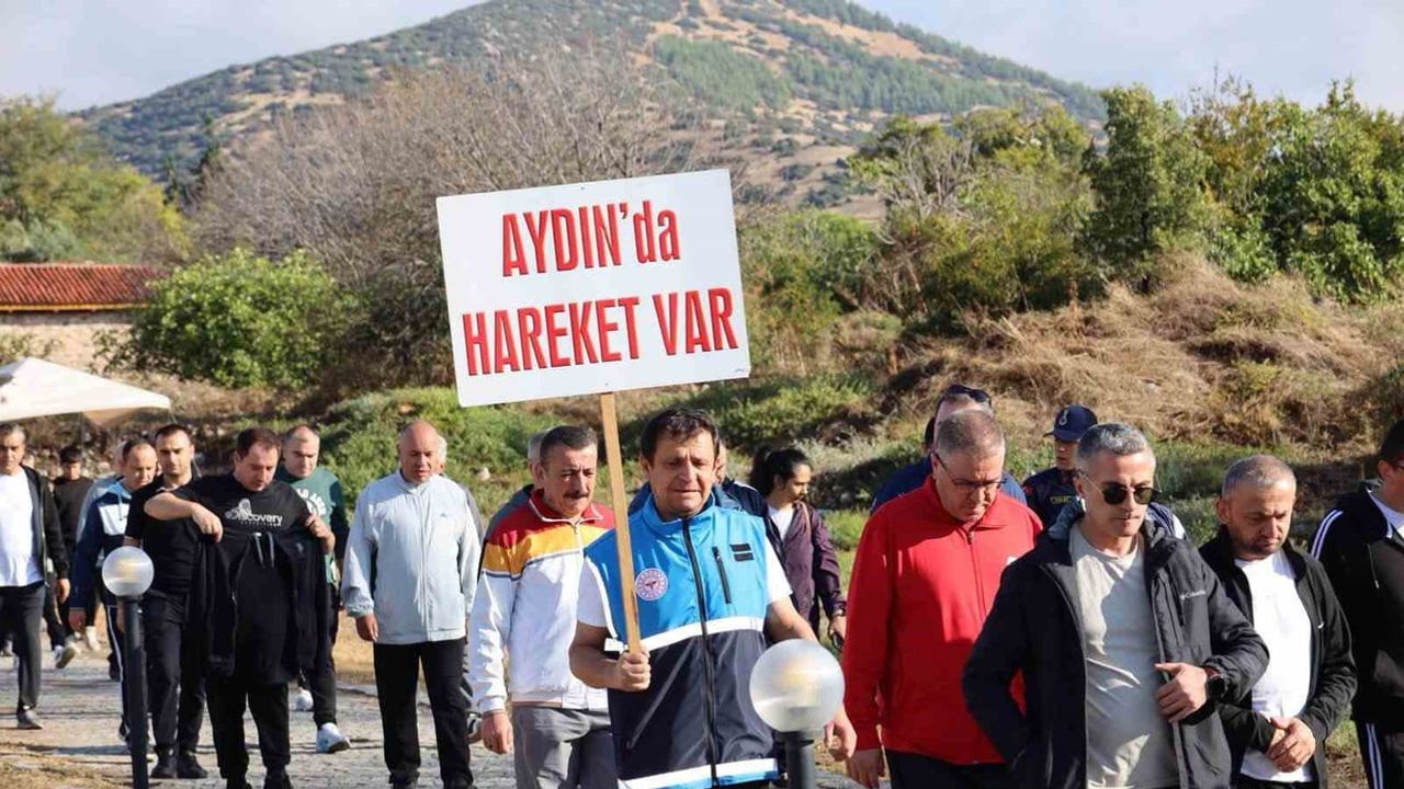 Afrodisias’ta tarihi dokuda sağlıklı yaşam yürüyüşü