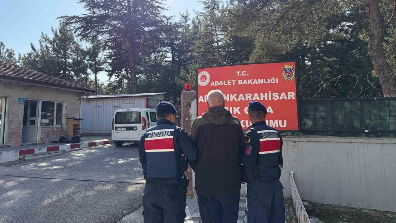 Afyonkarahisar'da haftalık denetimde 66 aranan şahıs yakalandı, 22'si tutuklandı