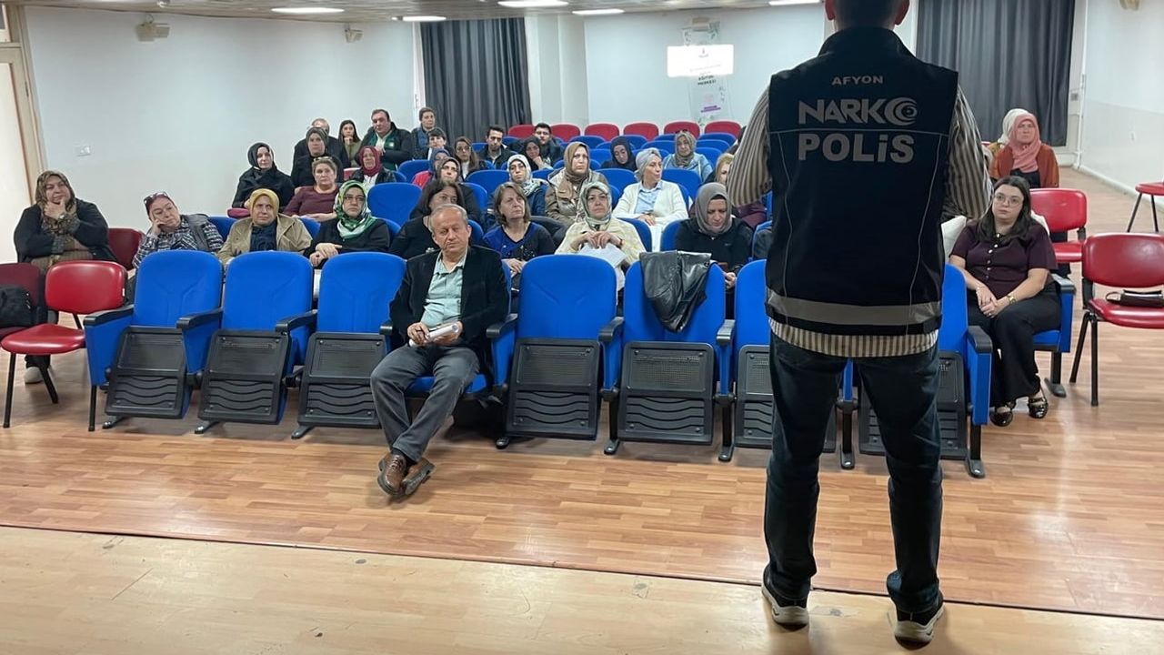 Afyonkarahisar'da NarkoAnne ile anne adaylarına önleyici eğitim