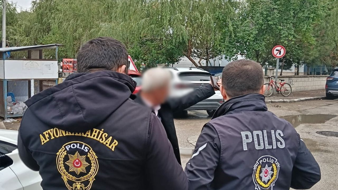 Afyonkarahisar'da öğrenci yoğunluğunun bulunduğu alanlarda kapsamlı denetim