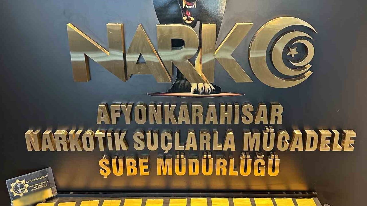 Afyonkarahisar emniyeti sokak satıcılarına yönelik baskında 1 şüpheliyi cezaevine gönderdi