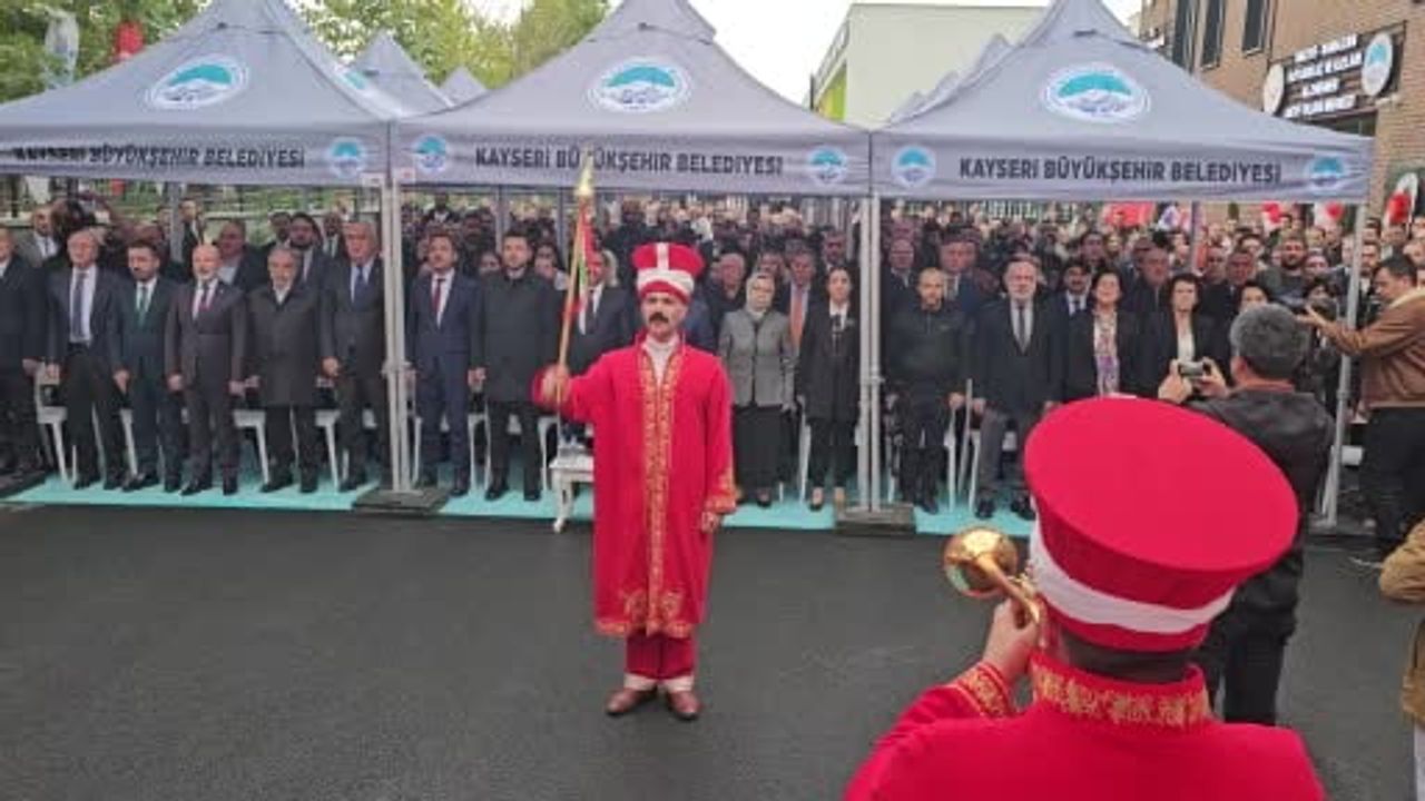 Ağabeyinin sesiyle açıldı: Kayseri’de Alzheimer aktif yaşam merkezi hizmete girdi