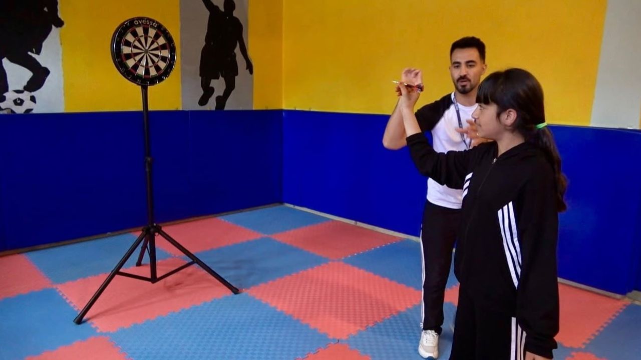 Ağrı'da okullarda spor imkânı genişliyor: 171 okula 22 bin 200 malzeme dağıtıldı