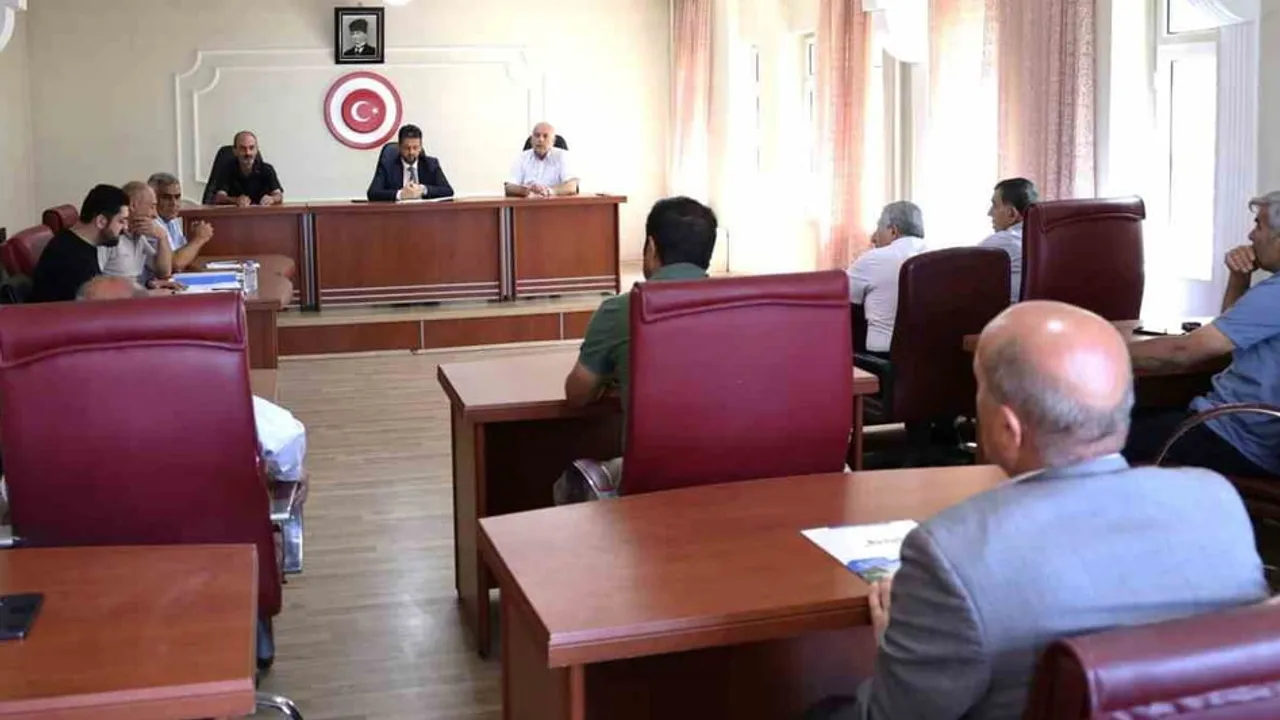 Ahlat'ta 86 yıllık cadde merhum taş ustası Tahsin Kalender'in adıyla anılacak