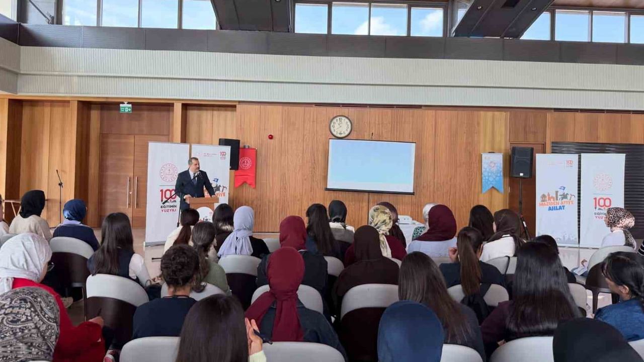 Ahlat'ta Maziden Atiye programı başladı: gençler ecdat mirasıyla buluştu