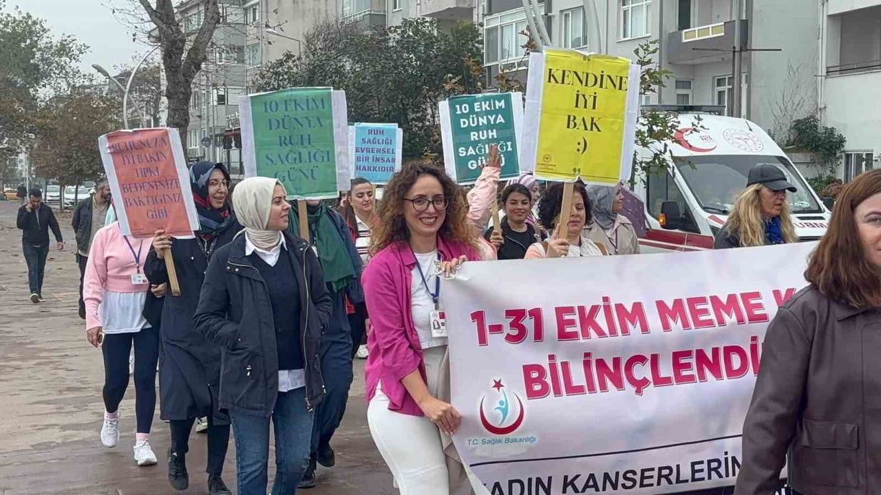Akçakoca’da yürüyüşle meme kanseri farkındalığı ve ruh sağlığına vurgu yapıldı