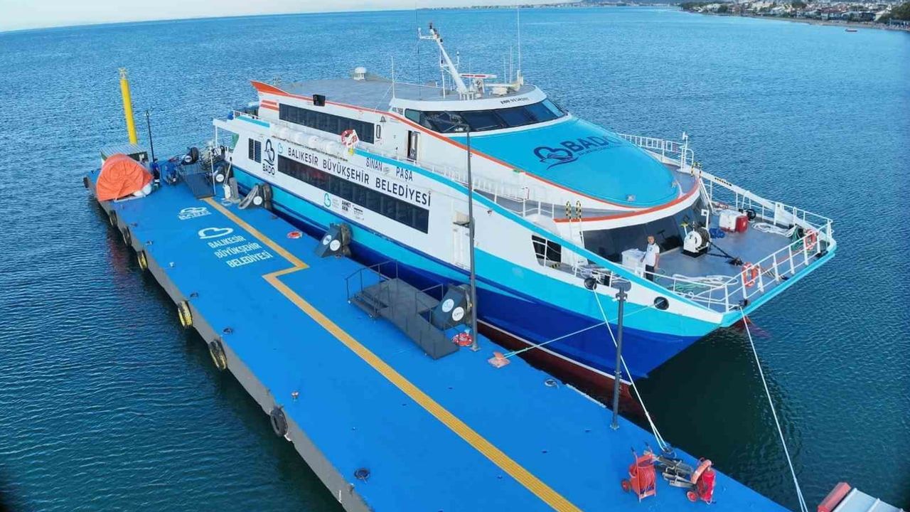 Akçay'dan Midilli'ye dönüş: deniz otobüsü sezonu bölge turizmine can verdi