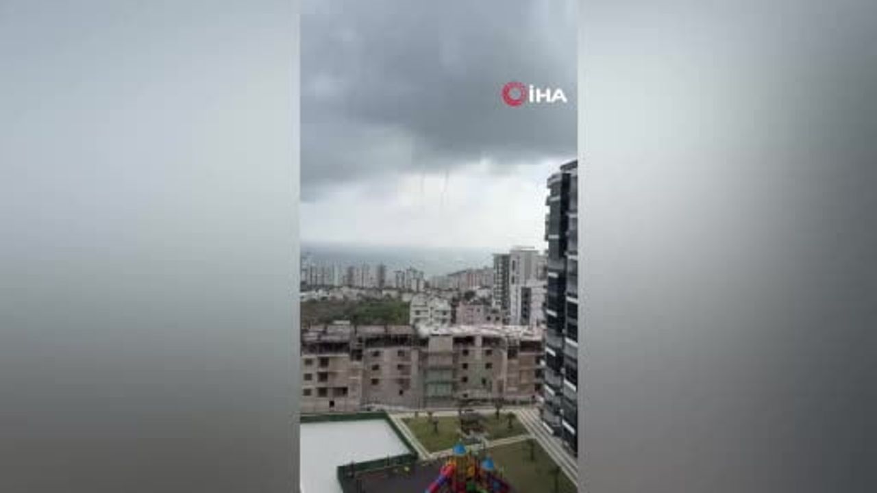 Akdeniz'de Erdemli açıklarında çifte hortum kısa süreyle gözlendi