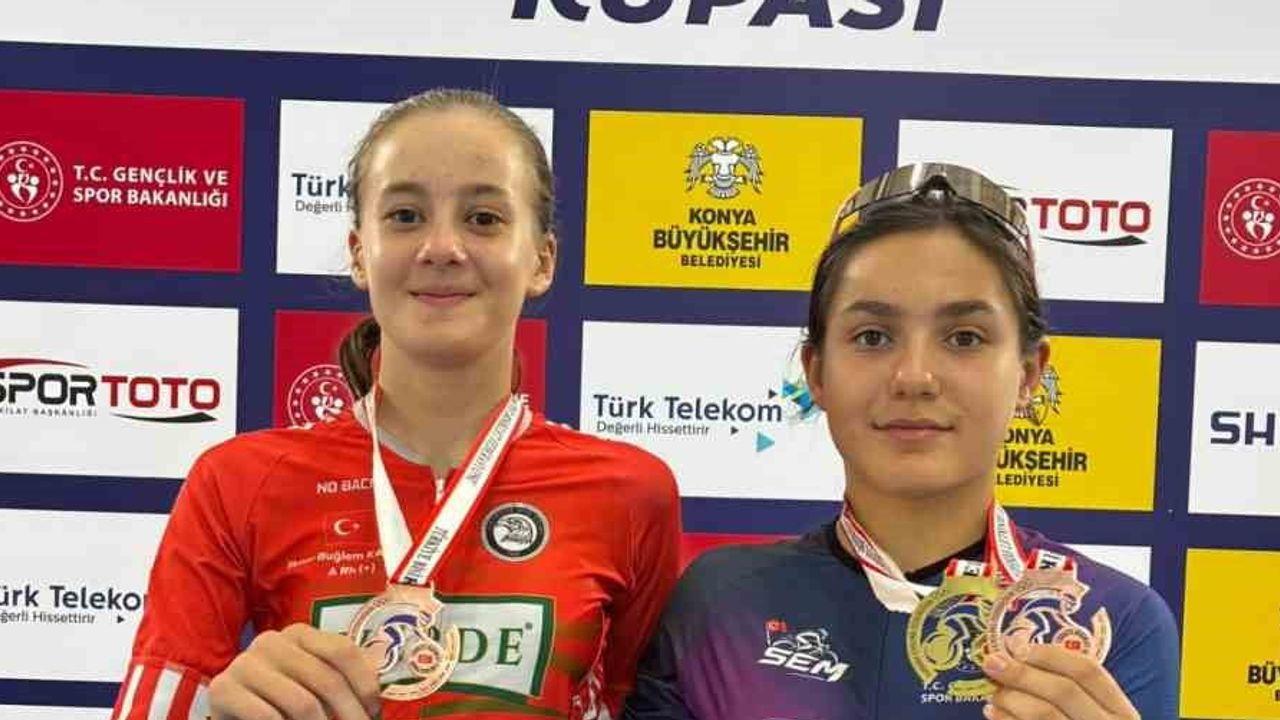 Akhisar'ın genç pedal ustaları Konya'dan beş madalyayla döndü