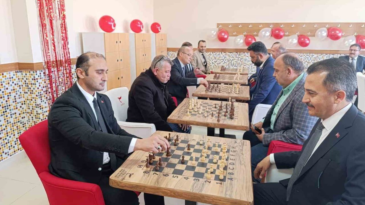 Akıl ve zekâ atölyesi Bolvadin'de öğrenmeyi oyunla güçlendiriyor