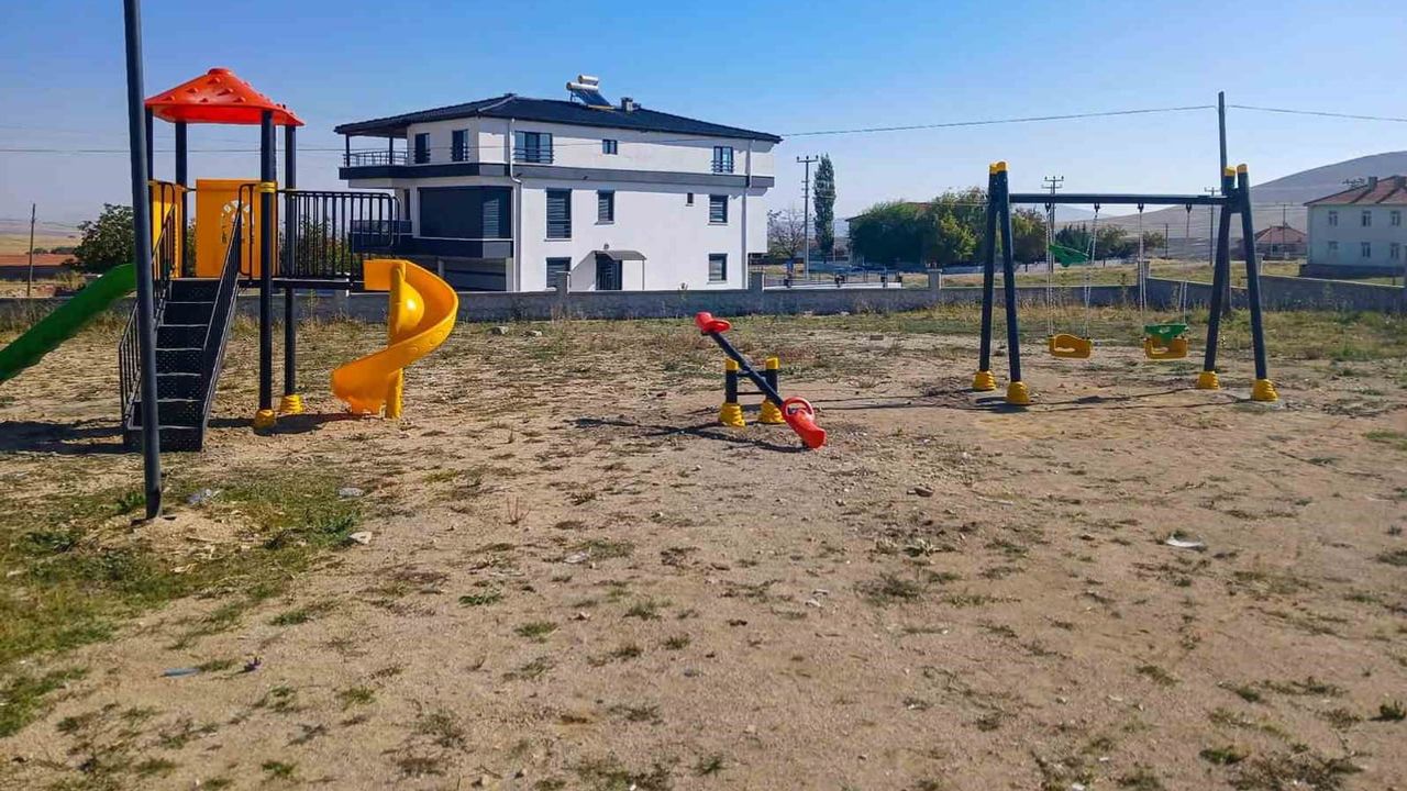 Aksaray’da köy meydanları oyun ve dinlenme alanlarına dönüştü