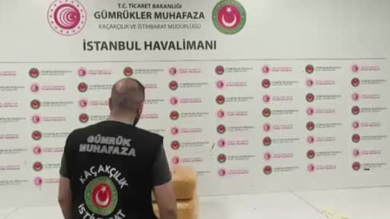 Aktarmada yakalanan valizde 25 kilo esrar, iki gözaltı