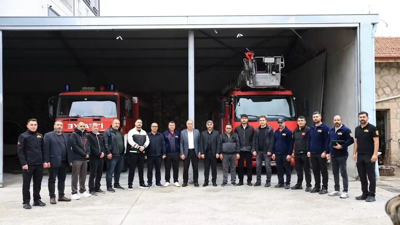 Alaca'da başkan Arslan itfaiyecilere teşekkür ziyaretinde bulundu
