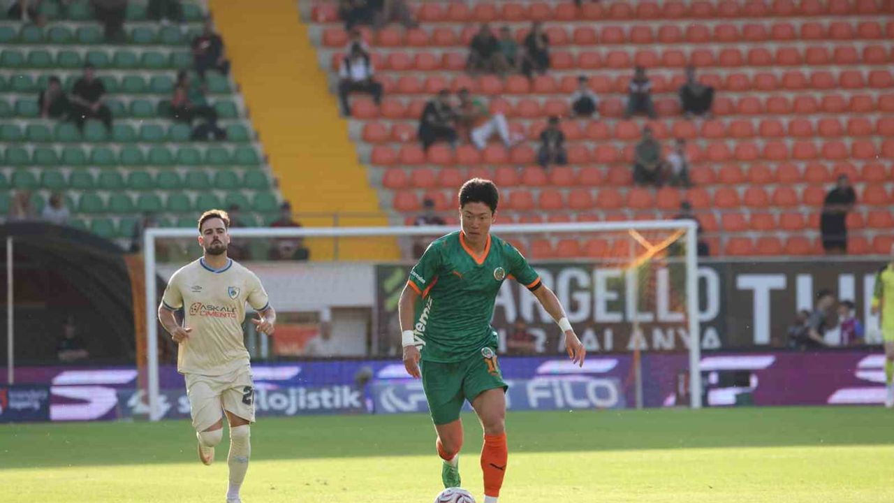 Alanya'da takımlar golle buluşamadı: Corendon Alanyaspor ve Erzurumspor FK 0-0