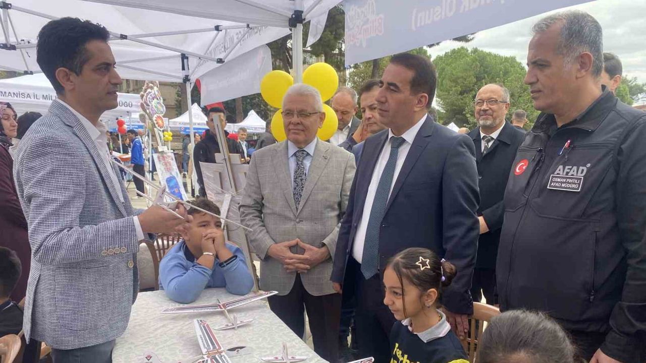 Alaşehir’de ikinci bilim şenliği: öğrenciler uygulamayla öğreniyor