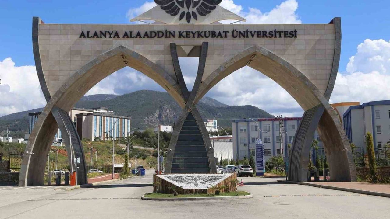ALKÜ'de lisansüstü eğitimde yeni dönem: program sayısı 85'e çıktı